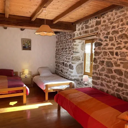 Prázdninový dům Maison Rustique Avec Cheminee, Jardin Et Animaux Admis A - Fr-1-489-184 *